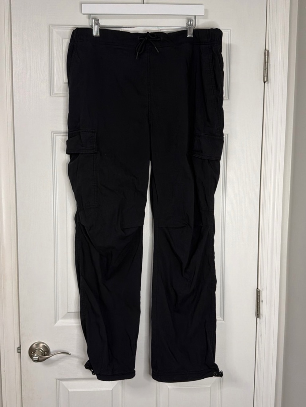 Old Navy Black Men's Cargo Pants with Drawstring Waist